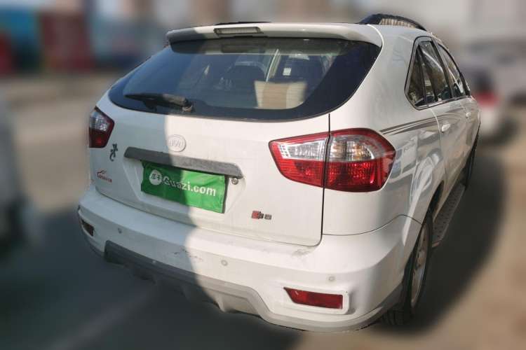 Used BYD S6 2011 2.4L Automatic Luxury Edition
