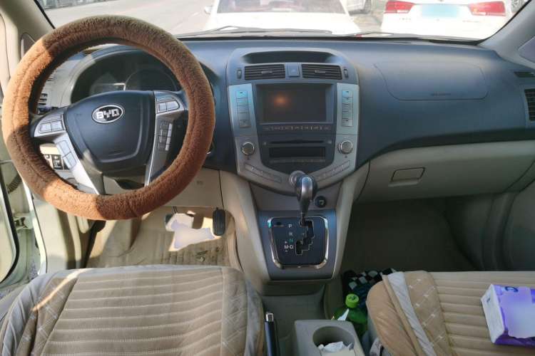 Used BYD S6 2011 2.4L Automatic Luxury Edition
