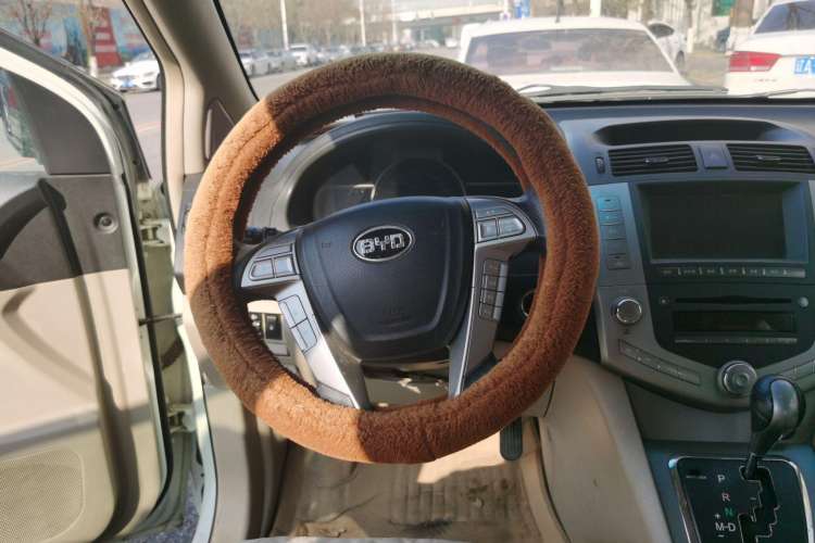 Used BYD S6 2011 2.4L Automatic Luxury Edition
