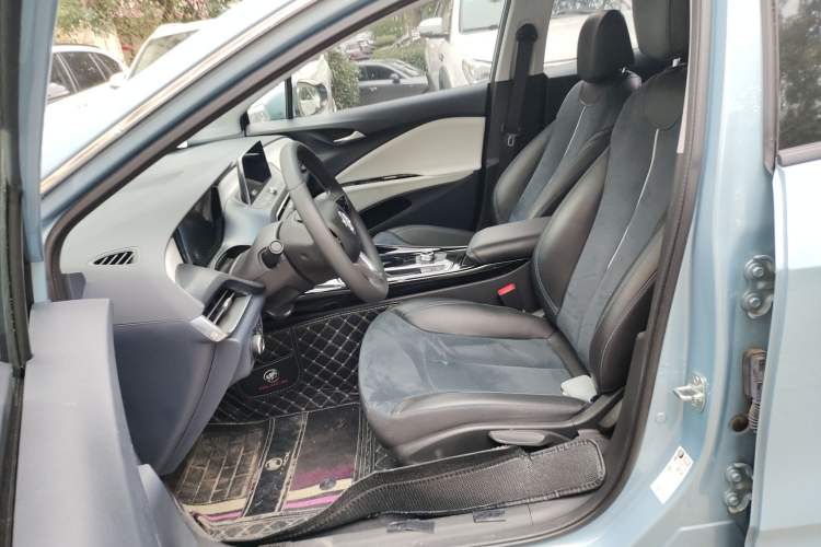 Used Buick Velite 6 2019 Connected Fashion Model