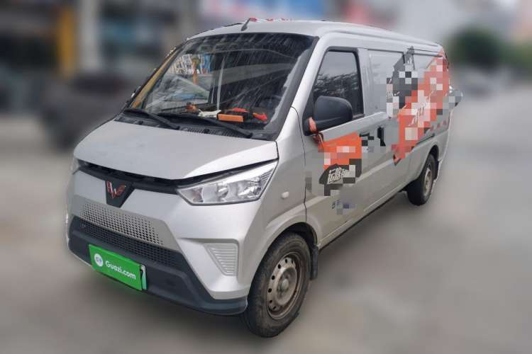 Used Wuling EV50 2021 Van Logistics Vehicle Lishen 41.6kWh Tongyu Electric Control System