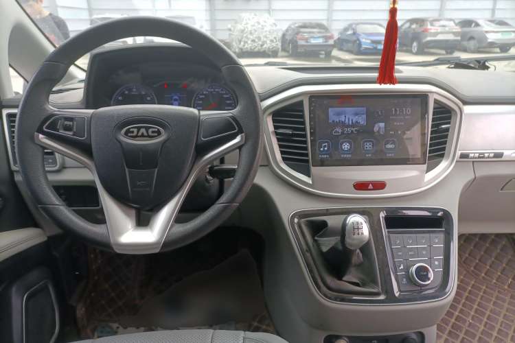 Used JAC M4 2016 2.0L Manual Comfort Edition Center Console