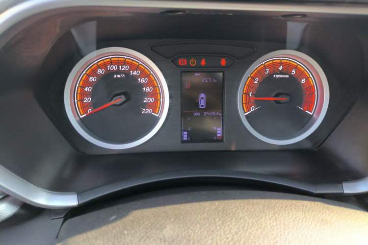 Used Soueast DX5 2019 1.5L Manual Luxury Version
