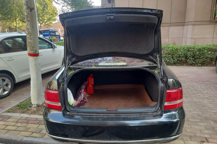 Used Volkswagen Passat 2011 2.0L Manual Luxury Version
