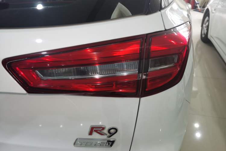 Used FAW Senya R9 2018 1.2T Automatic Prestige Smart Enjoyment Model
