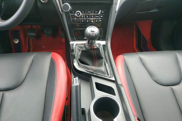 Used Venucia D60 2019 100 000 Glory 1.6L XL Manual Chenku Edition China VI
