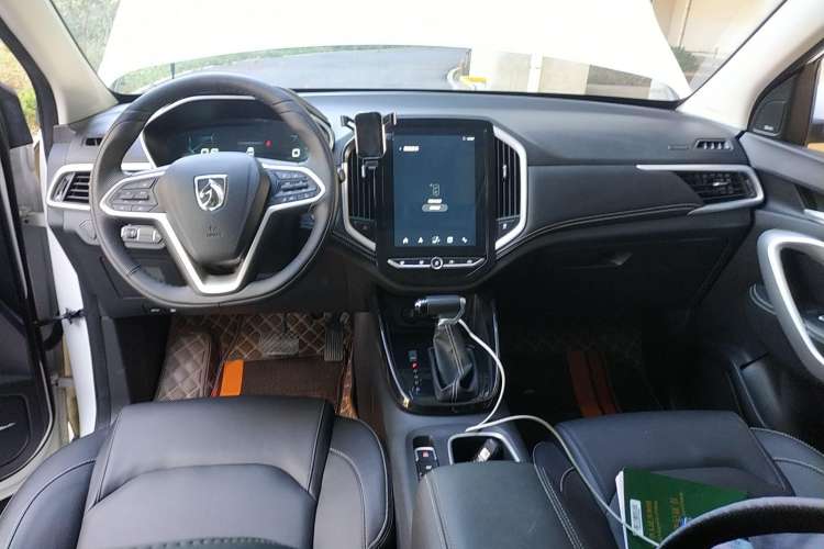 Used Baojun 530 2021 Global Car Anniversary Edition 1.5T CVT Prestige Connected Model 6 Seats