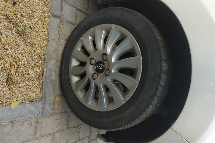 Used JAC iEV6E 2018 Upgraded iEV6E Luxury Model Right Front Wheel Hub