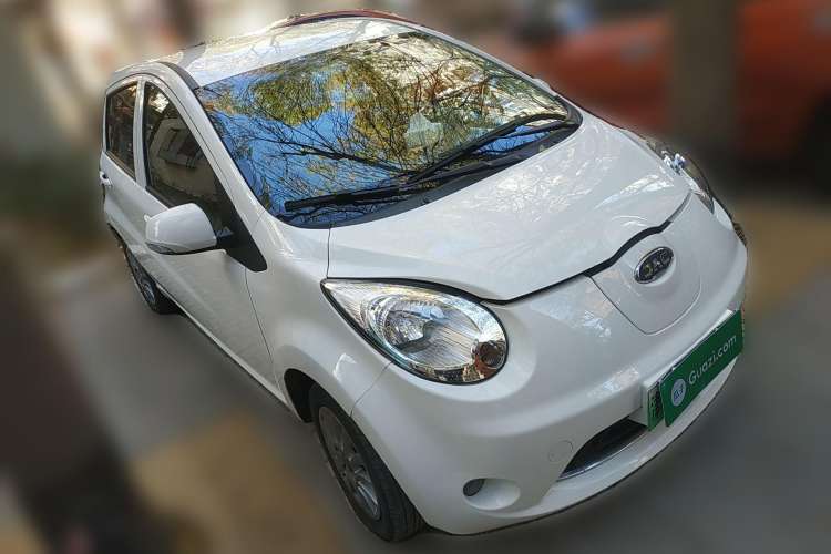 Used JAC iEV6E 2018 Upgraded iEV6E Luxury Model Front Right 45 Deg