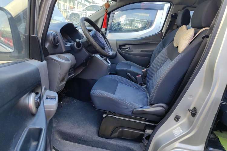 Used Nissan NV200 2012 1.6L 232 Seats Luxury Version Driver Seat