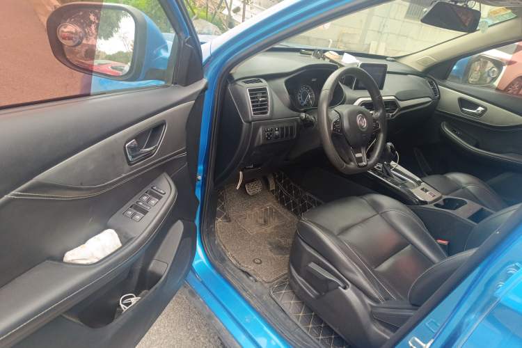 Used Dongfeng Fengon S560 2018 1.8L CVT Elite Model 7 Seats Driver Seat