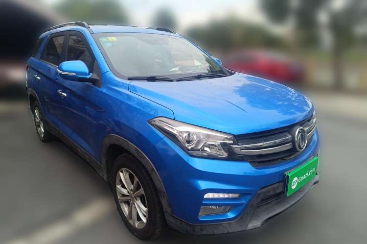 Used Dongfeng Fengon S560 2018 1.8L CVT Elite Model 7 Seats Front Right 45 Deg