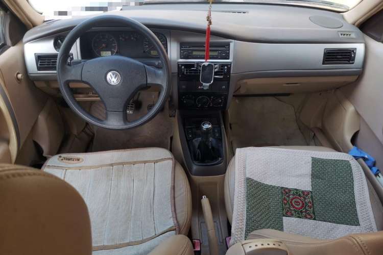 Used Volkswagen Santana Vista 2008 1.8L Manual Sishang Model Center Console
