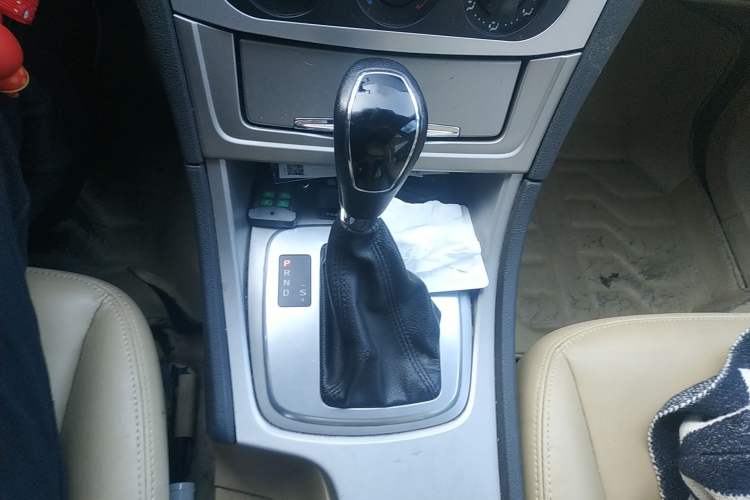 Used Ford Mondeo 2007 2.3L Fashion Edition Gear Lever