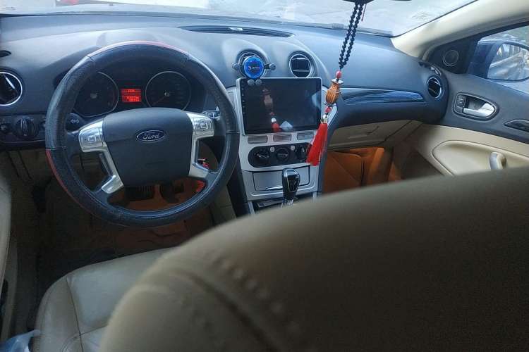 Used Ford Mondeo 2007 2.3L Fashion Edition Center Console