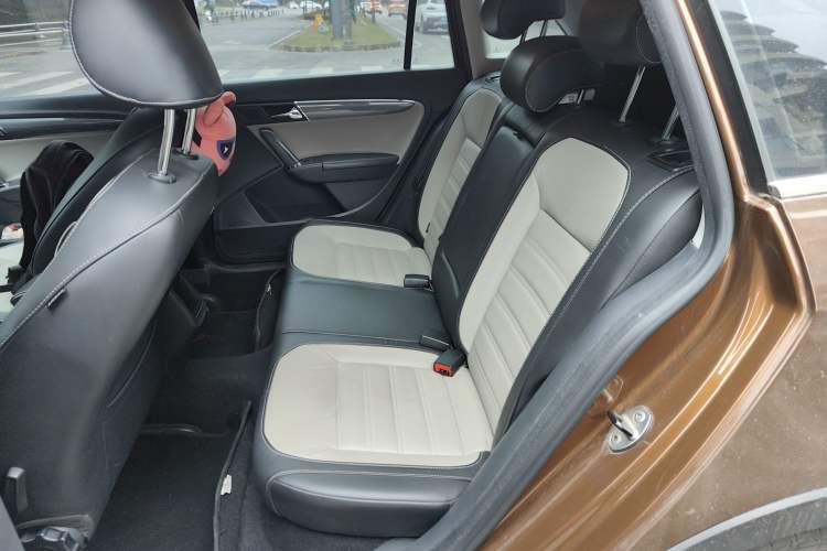 Used Volkswagen Cross Lavida 2014 1.4TSI DSG Left Rear Seat