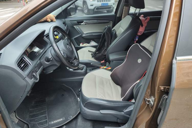 Used Volkswagen Cross Lavida 2014 1.4TSI DSG Left Front Seat