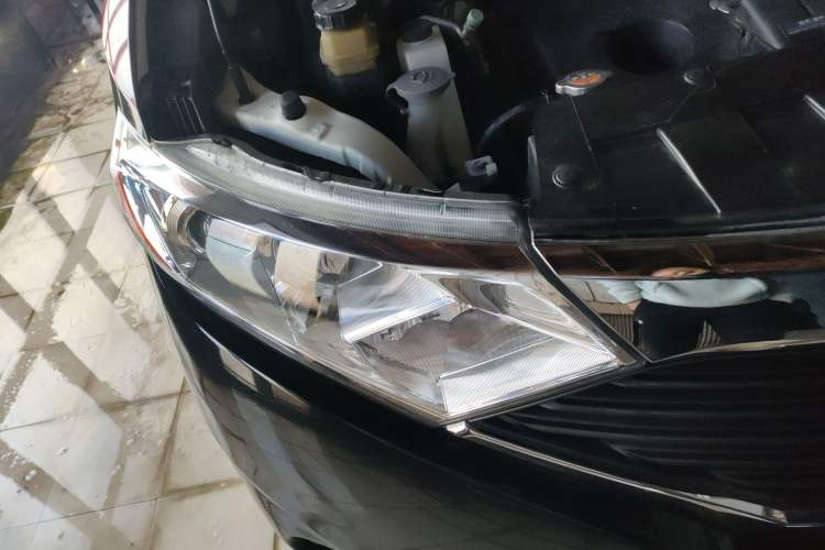 Used Nissan Quest 2015 3.5L SL
