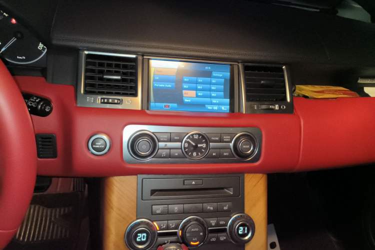 Used Land Rover Range Sport 2011 3.0 TDV6 Diesel Version Audio And AC Panel