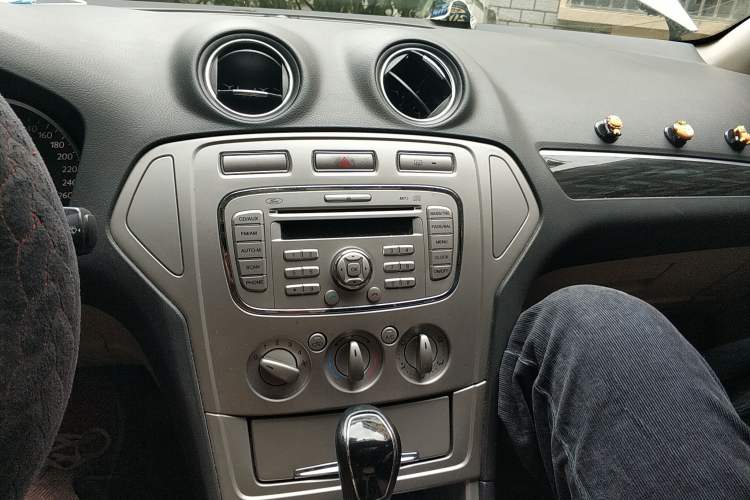 Used Ford Mondeo 2010 2.3L Fashion Edition
