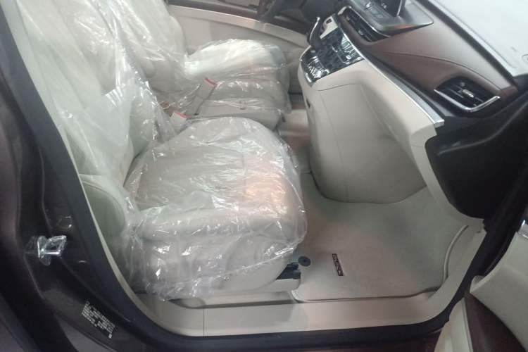 Used Buick GL8 2021 Land Cruiser Executive Class 652T Comfort Model