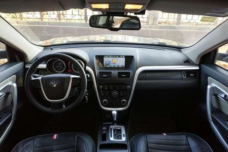 Used Bestune X80 2013 2.0L automatic luxury version