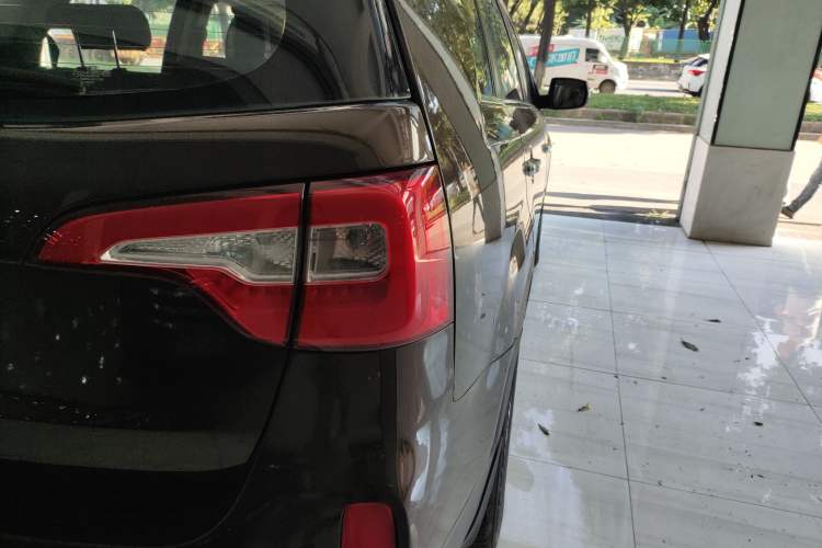 Used Kia Sorento 2013 2.4L 7-seat Gasoline Comfort Edition
