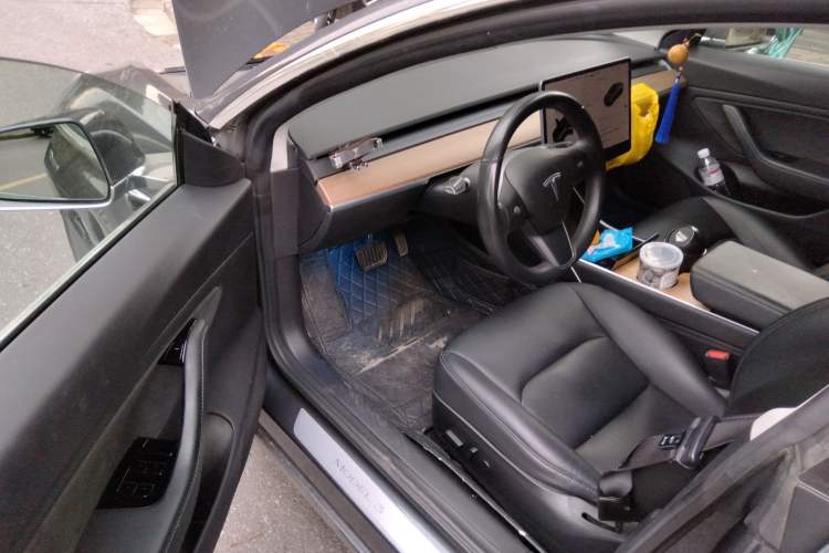 Used Tesla Model 3 2019 Long-Range Rear-Wheel-Drive Version