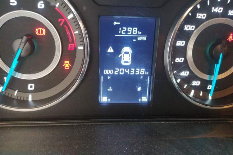 Used Soueast V5 Lingzhi 2015 Plus 1.5L Manual Smart Edition Odometer Close Up