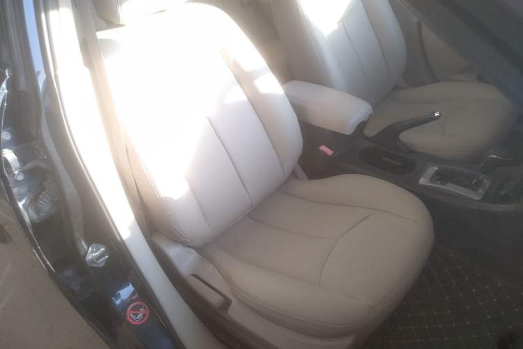 Used Bestune B50 2011 1.6L Automatic Fashion Model
