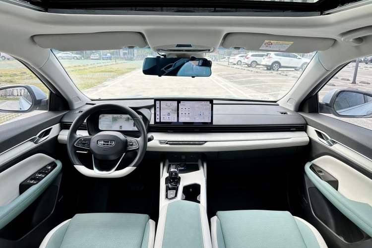 Used Geely Auto Emgrand L HiP 2022 1.5TD-DHT Pro 100KM Super Rui
