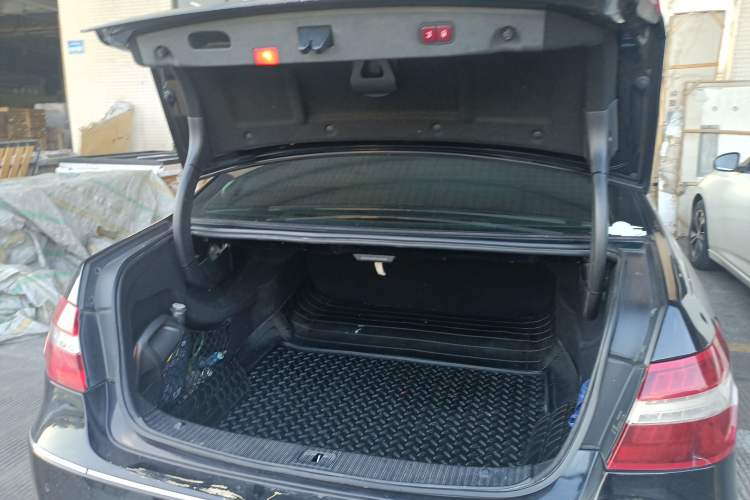 Used Mercedes-Benz E-Class 2009 E 300 Fashion Model
