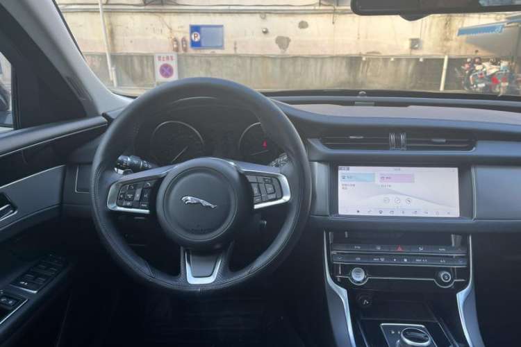 Used Jaguar XFL 2020 XFL 2.0T P200 Two-Wheel-Drive Windflower Edition
