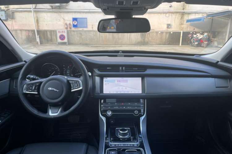 Used Jaguar XFL 2020 XFL 2.0T P200 Two-Wheel-Drive Windflower Edition
