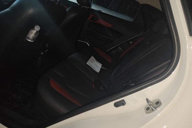 Used JAC iEV7S 2017 ZhiZun Model