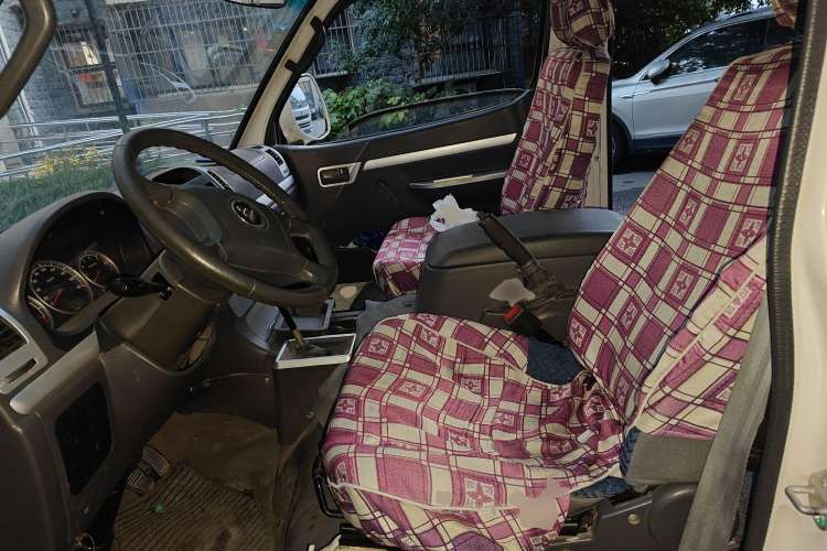 Used Foton Scenic 2014 2.0L Express Classic Long-Wheelbase Low-Roof 4Q20M1
