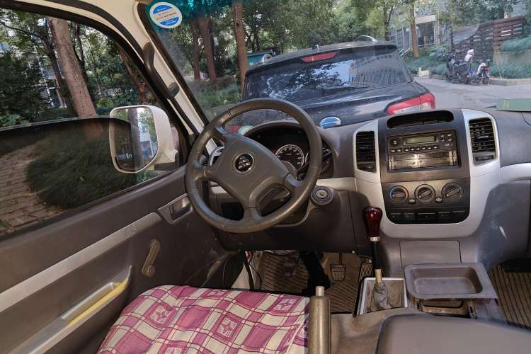 Used Foton Scenic 2014 2.0L Express Classic Long-Wheelbase Low-Roof 4Q20M1
