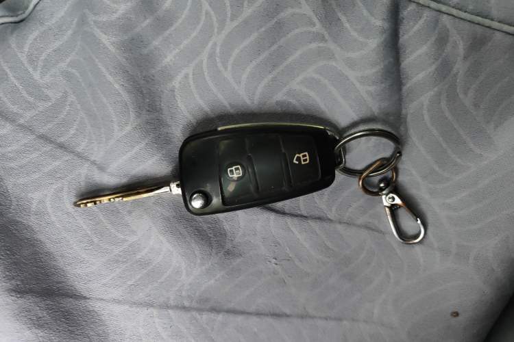 Used JAC Refine 2012 2.0L Timeless Edition HFC4GA3