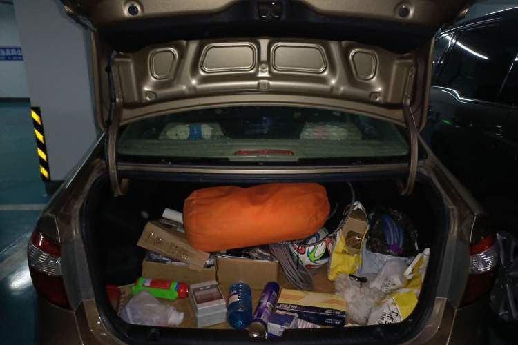 Used Kia K2 2011 Sedan 1.4L MT TOP
