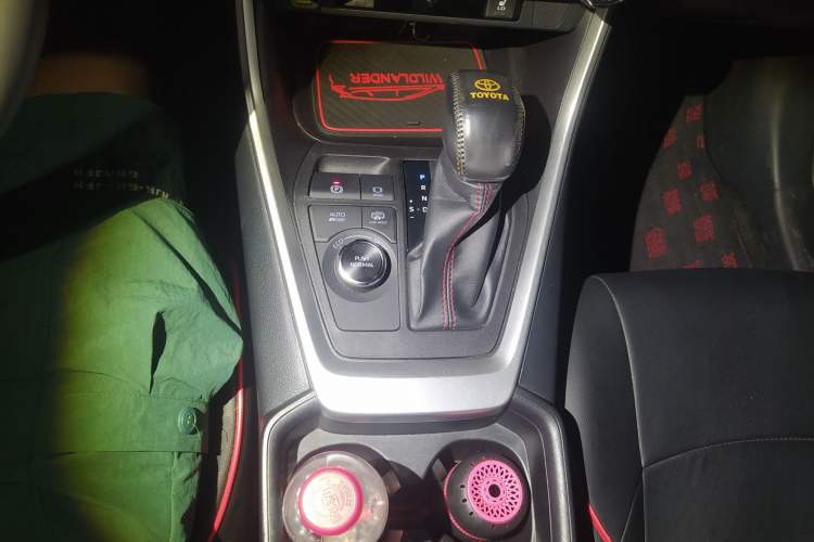 Used Toyota Wildlander New Energy 2021 High-Performance Edition 2.5L Two-Wheel Drive Powerful Version Vehicle Key