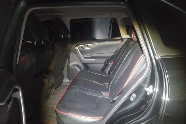 Used Toyota Wildlander New Energy 2021 High-Performance Edition 2.5L Two-Wheel Drive Powerful Version Left Rear Seat