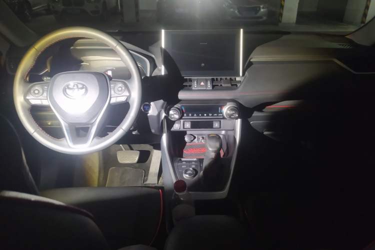 Used Toyota Wildlander New Energy 2021 High-Performance Edition 2.5L Two-Wheel Drive Powerful Version Steering Wheel