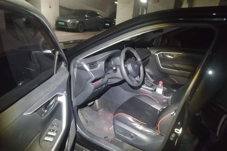 Used Toyota Wildlander New Energy 2021 High-Performance Edition 2.5L Two-Wheel Drive Powerful Version Driver Seat