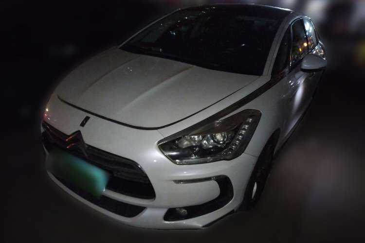 Used DS 5 2014 1.6T Luxury Edition THP160