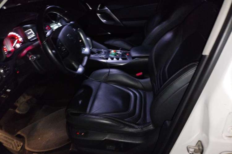 Used DS 5 2014 1.6T Luxury Edition THP160
