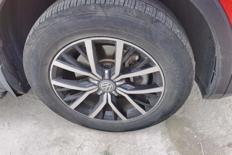 Used Volkswagen Tiguan L 2017 330TSI Automatic Two-Wheel Drive Luxury Edition