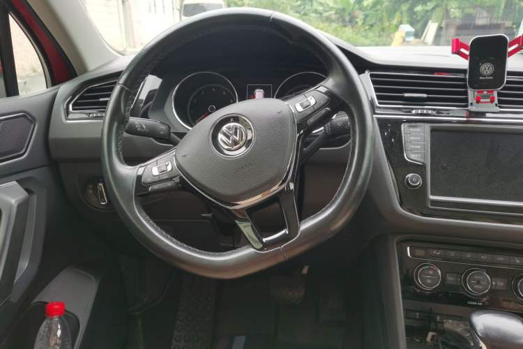 Used Volkswagen Tiguan L 2017 330TSI Automatic Two-Wheel Drive Luxury Edition