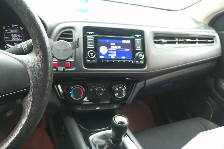 Used Honda Vezel 2017 1.5L manual two-wheel drive Comfort trim level
