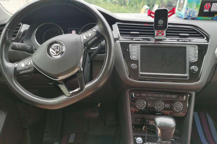 Used Volkswagen Tiguan L 2017 330TSI Automatic Two-Wheel Drive Luxury Edition