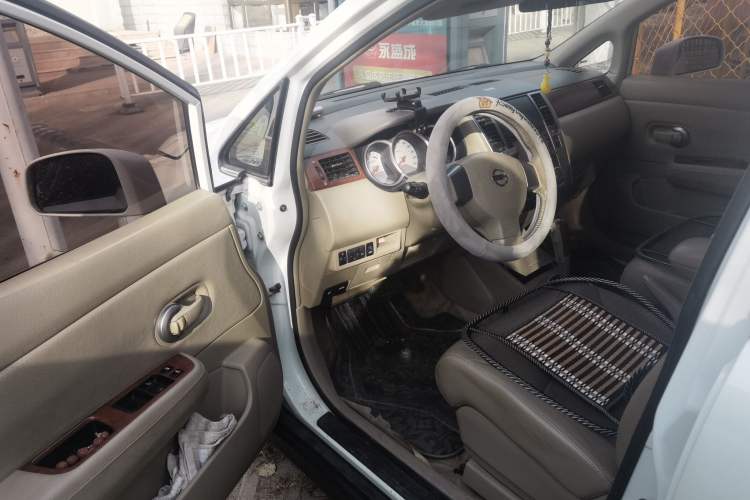 Used Nissan Tiida Sedan 2008 1.6L Automatic Smart Version Driver Seat